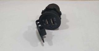ΘΥΡΑ USB 0060.529.41