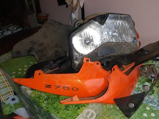 KAWASAKI Z750-thumb-2