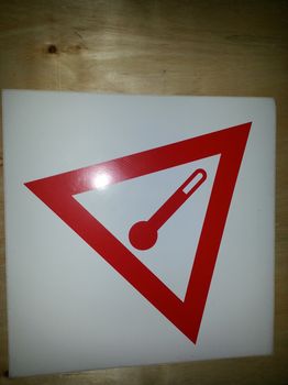 ADR Αυτοκ/το τρίγωνα με κόκκινο θερμόμετρο για θερμαινόμενα προϊόντα