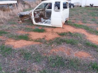 nissan D21-thumb-2