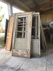 Παλιες πόρτες παραθυρόφυλλα μπατζούρια από μασίφ ξύλο 