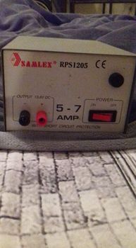 ΤΡΟΦΟΔΟΤΙΚΟ 13,8 VOLT SAMLEX 5-7 AMP