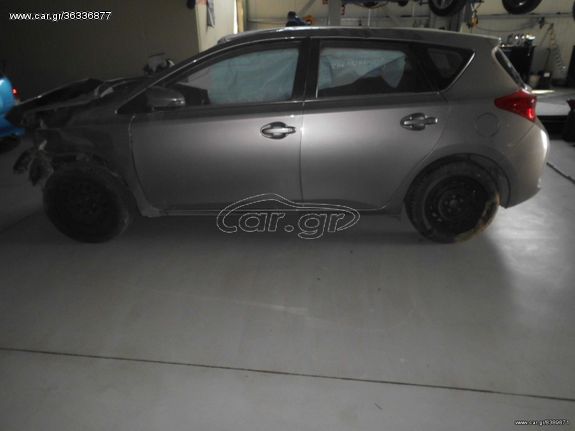 TOYOTA AURIS 2012-2015