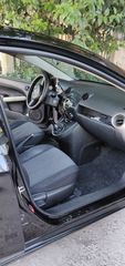 Mazda 2 2010-thumb-3