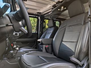 Jeep Wrangler 2019 SAHARA EDITION-thumb-2