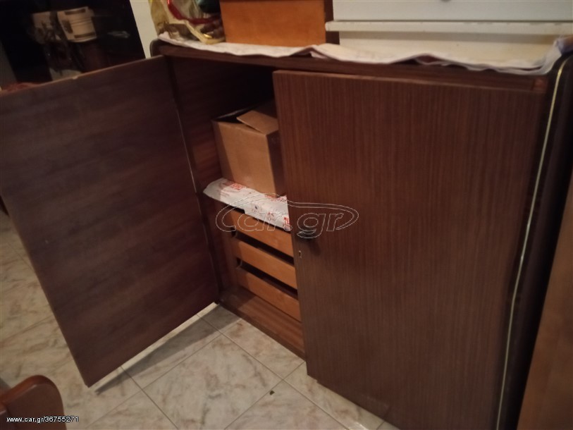 Σιφινιέρα Ντουλάπι αντίκα 50s