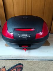 Βαλίτσα 75€ και άλλες από 30€ ως  55€, βάση βαλίτσας από 25€ εως 10€, Tank bag bagster σχεδόν καινούργια από 35€ και 130€