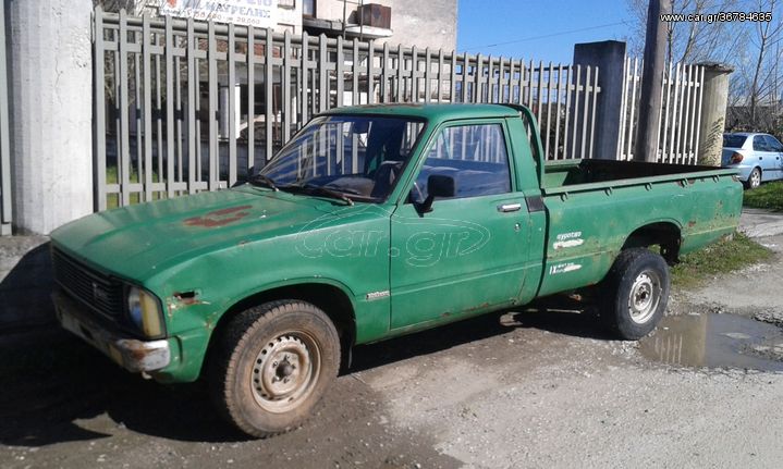 TOYOTA HILUX RN 40  4X2 