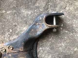 Κάτω ψαλιδι αριστερο Isuzu D-max 2000-2006-thumb-2