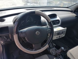 Opel corsa 2005-thumb-6
