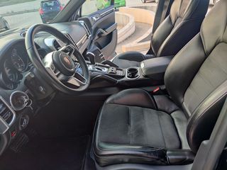 Porsche Cayenne 2016 PLATINUM EDITION-thumb-33