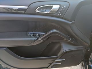 Porsche Cayenne 2016 PLATINUM EDITION-thumb-34