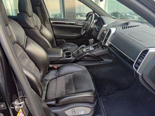 Porsche Cayenne 2016 PLATINUM EDITION-thumb-44