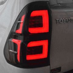 ΟΠΙΣΘΙΑ ΦΑΝΑΡΙΑ DYNAMIC LED DYNLED 850 TOYOTA HILUX (REVO) 2016-2020