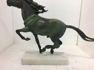 τηλ. 6977276427 Στέλιος Μαραγκός,  μπρούτζινο άλογο με μαρμάρινη βάση, γλυπτό φτιαγμένο με την αρχαία τεχνική του χαμένου κεριού 