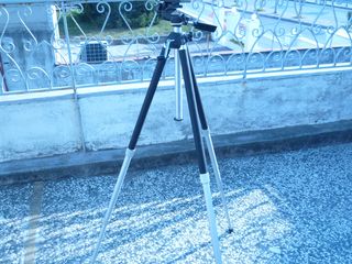 ΤΡΙΠΟΔΑΣ ΓΙΑ CAMERA