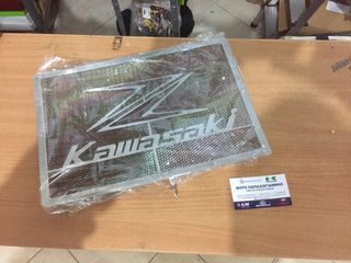 Kawasaki z1000 10-14 & ninja zx10r 11-14 σίτα ψυγειου χρώμιο new motopapadogiannis 