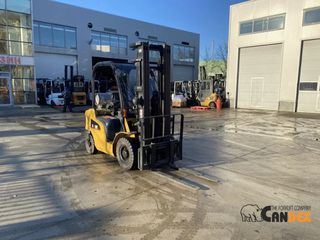 CAT 2005 GP25N-thumb-2