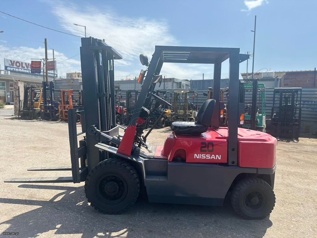 Nissan 2006 2,0