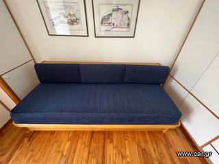 Καναπές με συρόμενο κρεβάτι
