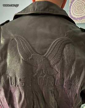 Μαύρο vintage jacket με ανάγλυφο σχέδιο στην πλάτη