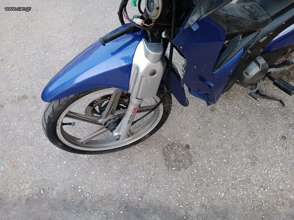 Modenas krustar 125