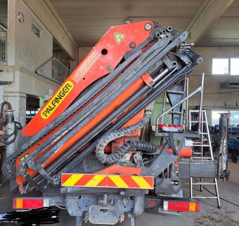 Γερανοί Palfinger 2004 PK 20002 CODE : S304-SK-A  / SERIAL NUMBER : 0215471