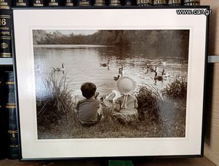 Σέπια παιδική κορνίζα (δεκ. 1990) με θέμα λίμνη, πάπιες, μικρό αγόρι και κορίτσι - ρετρό, ντεκορ