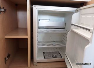 Πωλείται Ψυγείο QC Mini Bar 45lt  με έπιπλο