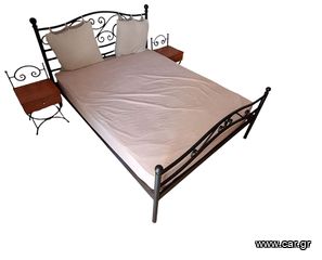 Διπλό καγκέλινο κρεβάτι με στρώμα MEDIASTROM και 2 κομοδίνα