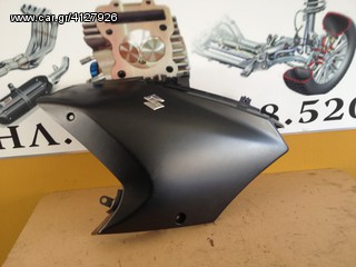 suzuki dl 650 πλαϊνό fairing σε άριστη κατάσταση 