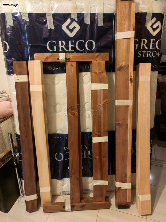 Κρεβάτι με στρώμα