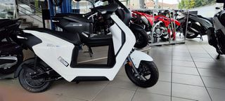 Honda 2026 EM1 e-thumb-5