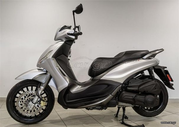 Piaggio Beverly 300i '18 ABS *COMING SOON*