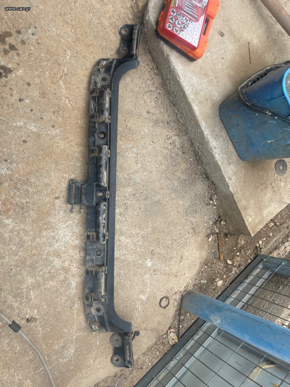 Πίσω βάση προφυλακτιρα BMW e87-81