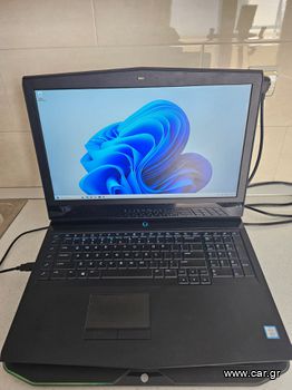 Dell Alienware 17 R5 με αξεσουαρ