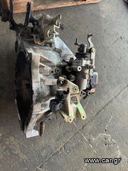 Toyota yaris-thumb-1