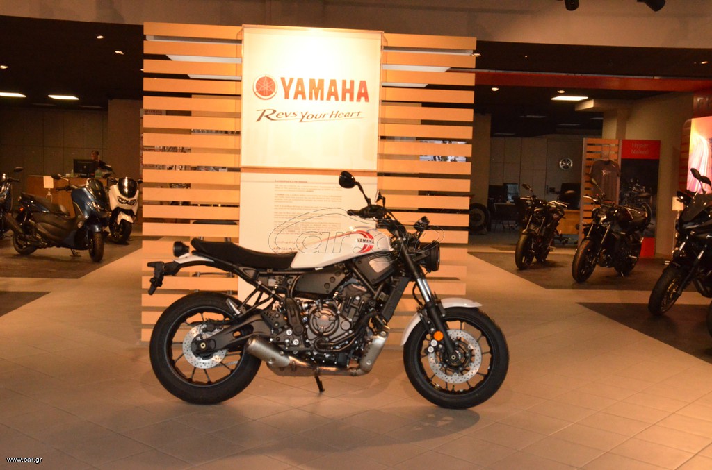 Yamaha XSR 700 2024