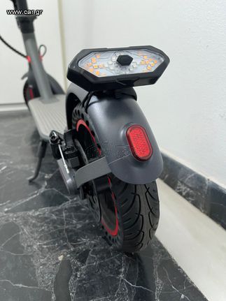 Φλας e-scooter με ασύρματο χειριστήριο