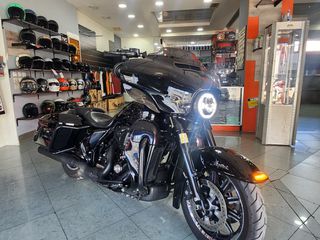Harley Davidson Electra Glide Ultra Limited 2017 street glide look Total Black