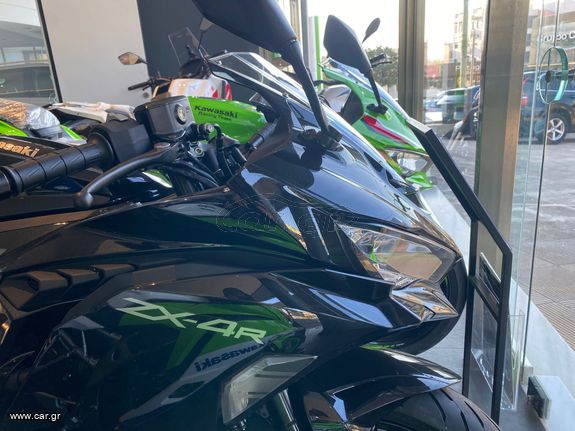 Kawasaki Ninja ZX-4R '24 Metallic Spark Black