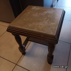 Σκαμπό από μασίφ ξύλο και μάρμαρο Διαστάσεις μρμαρου 38χ38 εκ Ύψος:40 εκ