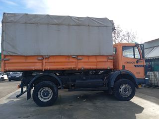 Ανατροπή Mercedes-Benz 2000-thumb-2