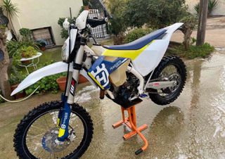 Husqvarna 2017 ΑΝΤΑΛΑΓΗ ΔΕΚΤΗ ΜΕ ΜΗΧΑΝΗ ΜΕΓΑΛΟΥ ΚΙΒΙΣΜΟΥ