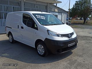 Nissan NV 200 '15 turbo diesel / 90 bhp /clima /bluetooth