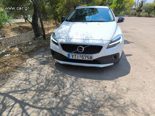 Volvo V40 Cross Country '17