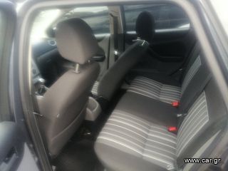 Ford Focus 2011-thumb-6