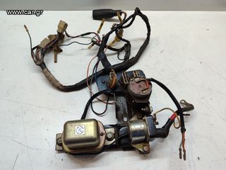 Suzuki GT 550 ρελέ - ανορθωτής - φλασερ - βάση - πλεξούδα