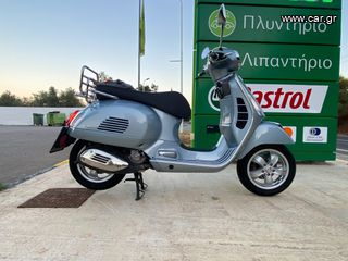 Piaggio Vespa GTS 300 '22