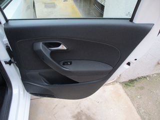 Volkswagen Polo 2016 1.4 TDI BLUEMOTION-thumb-24